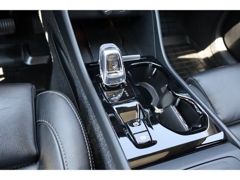 Used 2022 Volvo XC40 T5 Inscription AWD/4WD image 23