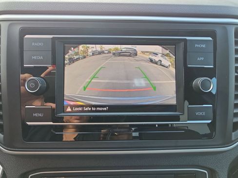 Used 2021 Volkswagen Atlas Cross Sport S image 21