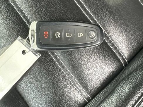 Used 2018 Ford Escape Titanium w/ Ford Safe & Smart Package AWD/4WD image 8