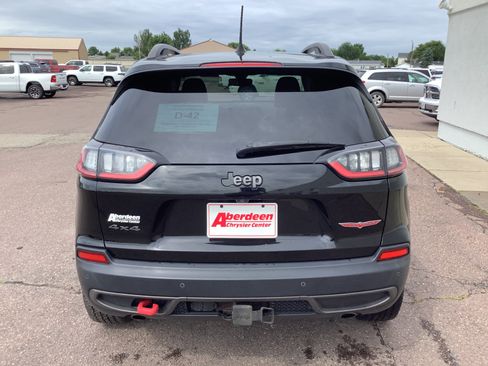 Used 2019 Jeep Cherokee Trailhawk AWD/4WD image 5