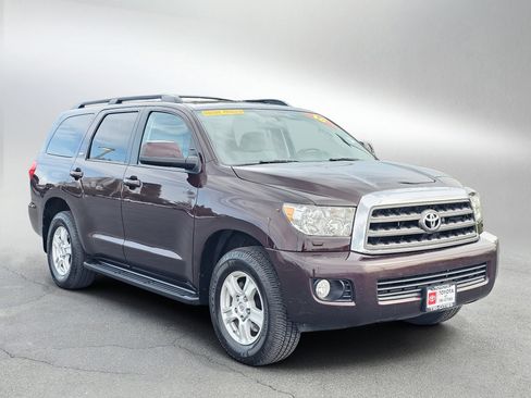 Used 2016 Toyota Sequoia SR5 AWD/4WD image 7