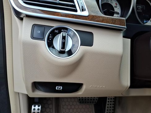 Used 2014 Mercedes-Benz E 350 4MATIC Sedan image 18