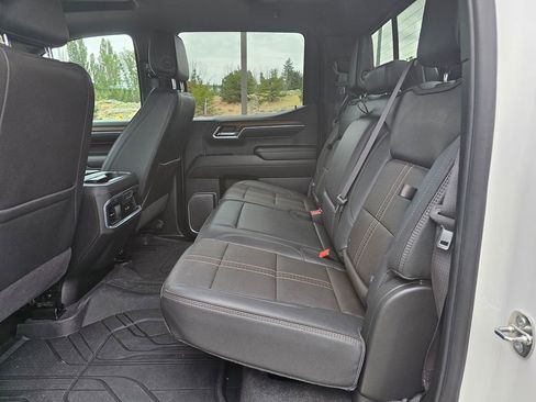 Certified 2024 Chevrolet Silverado 1500 High Country w/ Technology Package AWD/4WD image 19