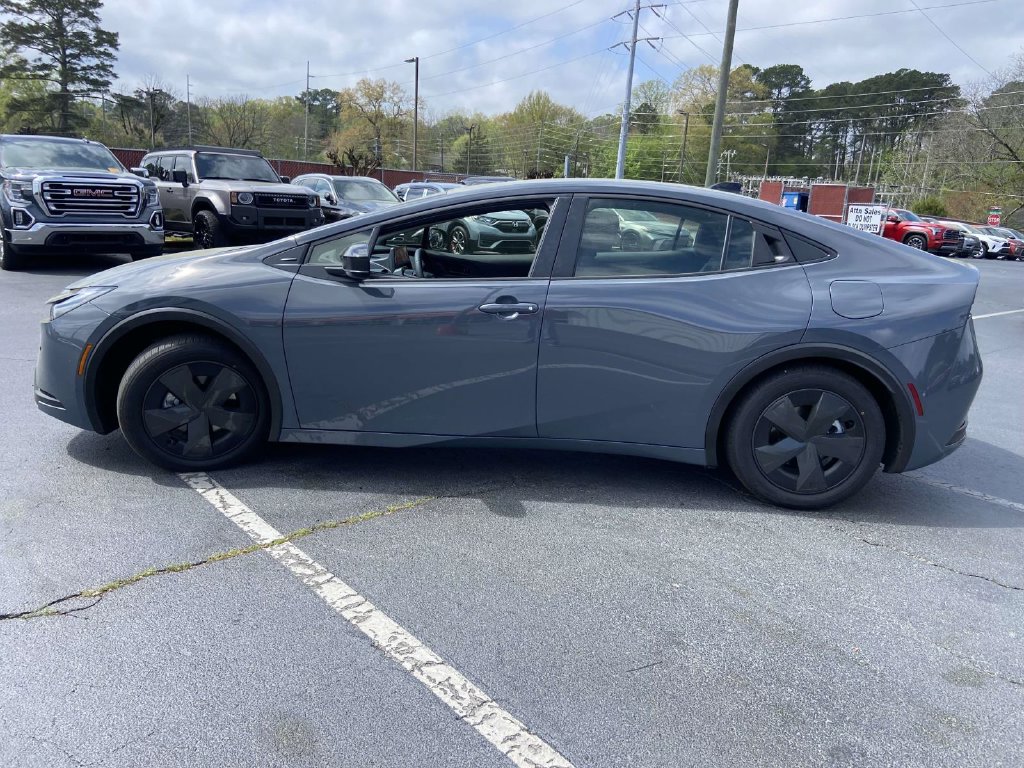 Used 2026 Toyota Prius Plug-In Hybrid FWD image 6