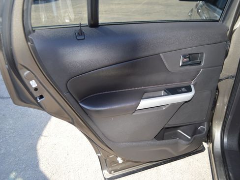 Used 2013 Ford Edge SEL image 22