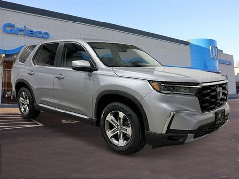New 2025 Honda Pilot EX-L image 9