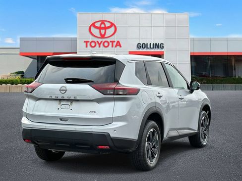 Used 2025 Nissan Rogue SV AWD/4WD image 5