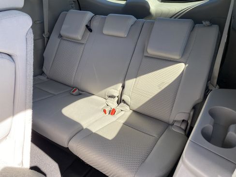 Used 2016 Toyota Highlander LE FWD image 17