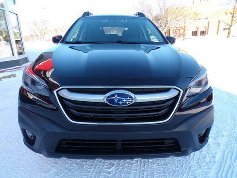 Used 2020 Subaru Outback Premium image 2