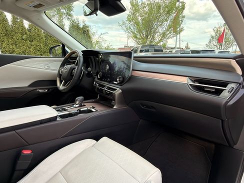 Used 2023 Lexus RX 350 FWD w/ Cold Area Package image 15