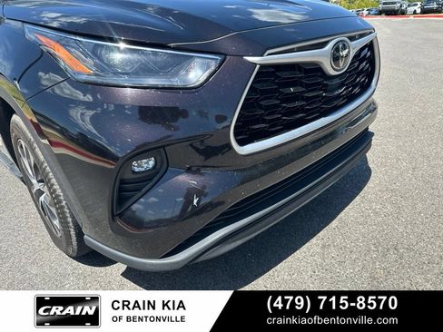 Used 2021 Toyota Highlander XLE FWD image 10