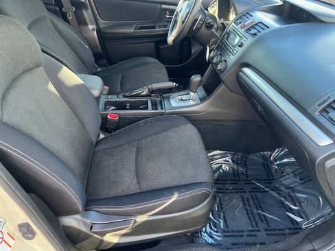 Used 2014 Subaru Crosstrek 2.0i Premium AWD/4WD image 25