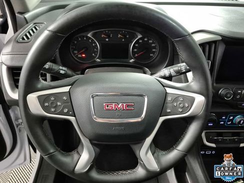 Used 2024 GMC Terrain SLT AWD/4WD image 11