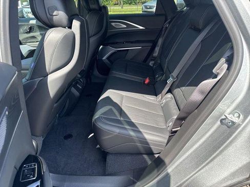 New 2026 Cadillac Lyriq V image 17