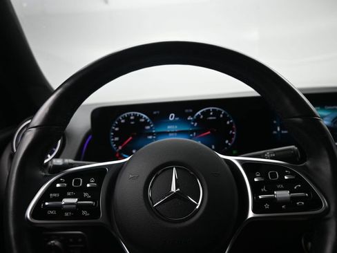 Used 2023 Mercedes-Benz GLB 250 4MATIC image 14