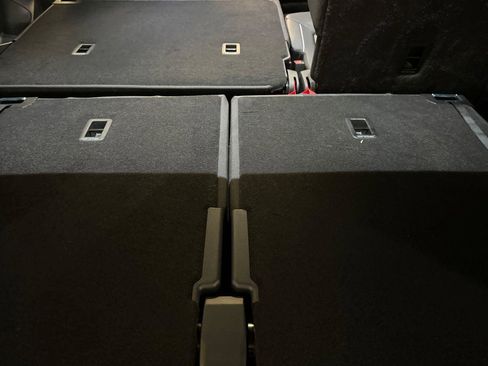 New 2025 Volkswagen Atlas Peak Edition SE image 14