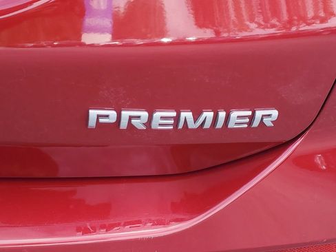 Used 2020 Chevrolet Equinox Premier FWD image 8