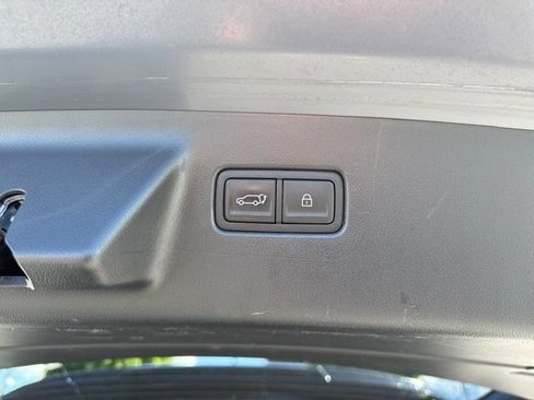 Used 2025 Hyundai Santa Fe SEL AWD/4WD image 12