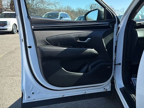 Used 2023 Hyundai Tucson Limited image 11