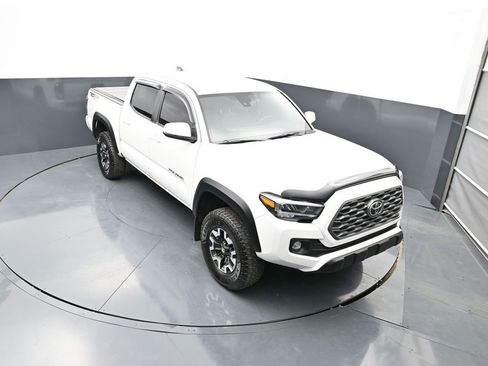Used 2023 Toyota Tacoma TRD Off-Road w/ Technology Package AWD/4WD image 42