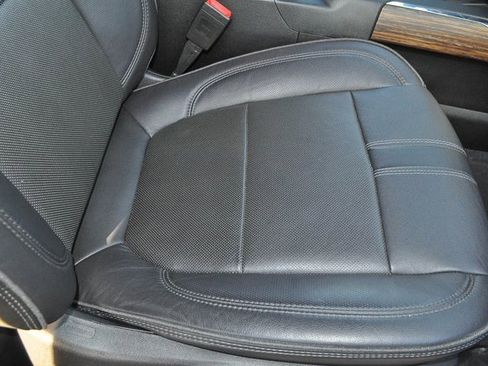 Used 2019 Chevrolet Silverado 1500 High Country w/ Technology Package image 22