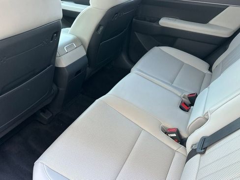 Used 2025 Hyundai Santa Fe SEL image 9