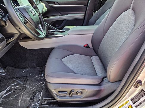 Used 2024 Toyota Camry LE image 13