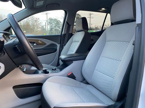 Used 2021 GMC Terrain SLE w/ Driver Convenience Package image 10