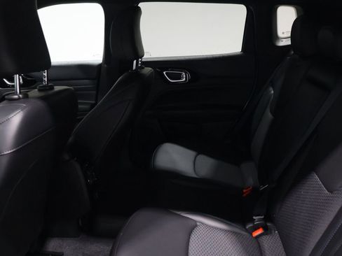 New 2026 Jeep Compass Latitude image 10