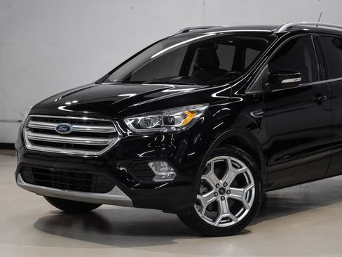 Used 2019 Ford Escape Titanium image 5
