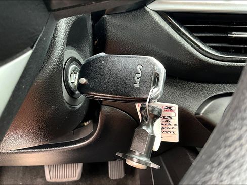Used 2023 Kia Forte LXS image 11