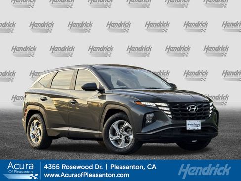 Used 2022 Hyundai Tucson SE image 1