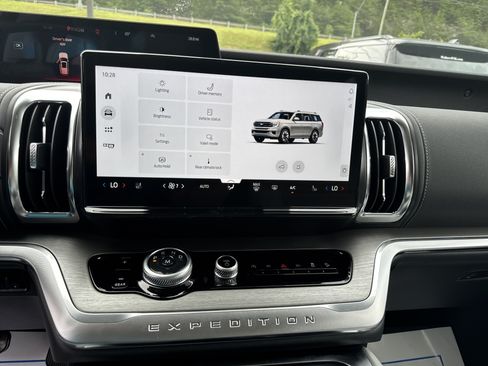 New 2027 Ford Expedition Max Platinum AWD/4WD image 13