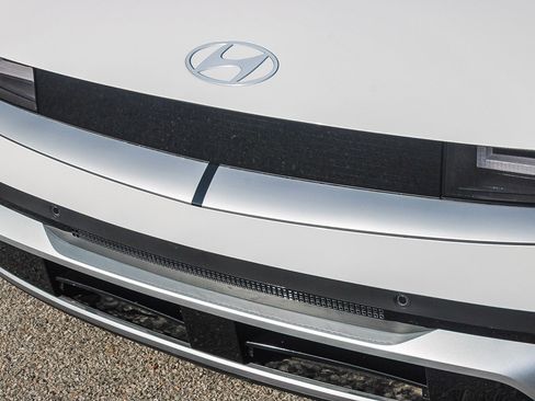 Used 2025 Hyundai Ioniq 5 SEL image 6