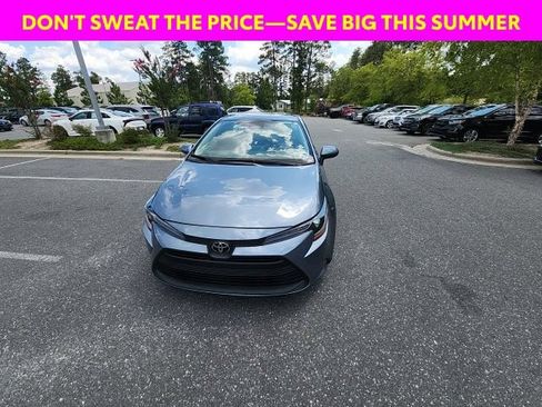Used 2023 Toyota Corolla LE FWD image 4
