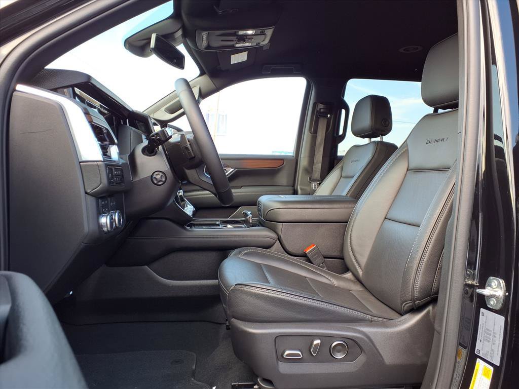 Used 2025 GMC Yukon Denali AWD/4WD image 10
