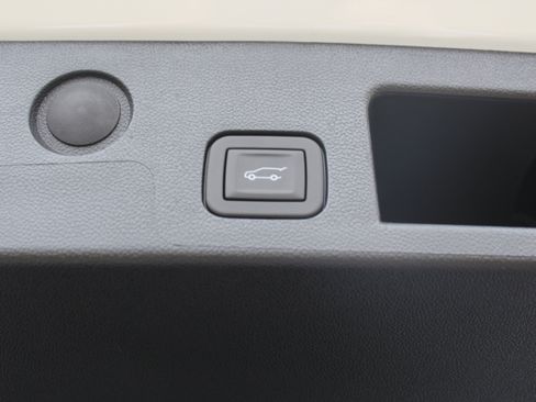 New 2026 GMC Terrain Elevation w/ Elevation Premium Package image 8