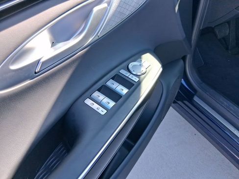 Certified 2025 Genesis GV70 2.5T image 17