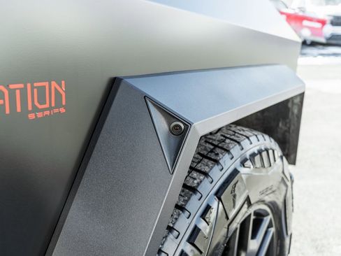 Used 2024 Tesla Cybertruck AWD Crew Cab image 5