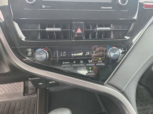 Used 2023 Toyota Camry SE image 14