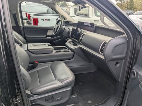 Certified 2025 Ford Expedition Max Active AWD/4WD image 36