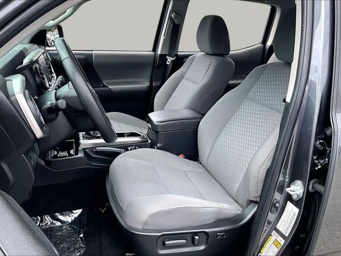 Used 2023 Toyota Tacoma SR5 AWD/4WD image 15