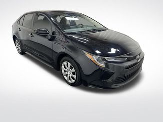 Used 2025 Toyota Corolla LE video 2