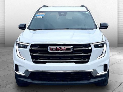 Used 2025 GMC Acadia Elevation FWD image 2