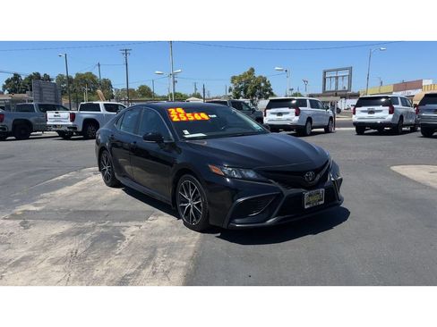 Used 2024 Toyota Camry SE FWD image 5
