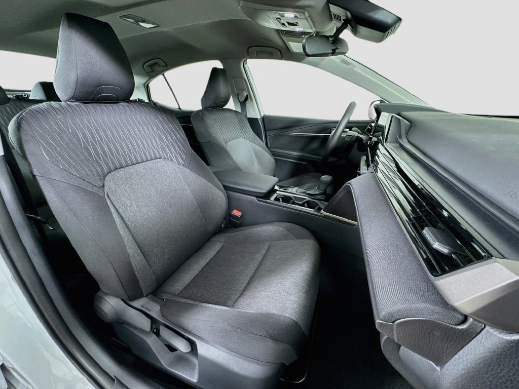 Used 2026 Toyota Camry LE FWD image 29