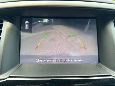 Used 2018 Nissan Pathfinder SV AWD/4WD image 17
