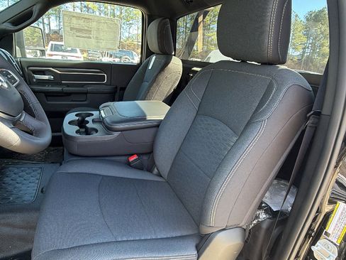 New 2025 RAM 5500 4x4 Regular Cab image 19