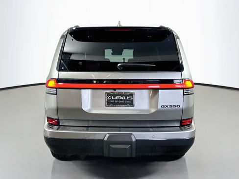 Used 2025 Lexus GX 550 w/ Accessory Package (2T) AWD/4WD image 6