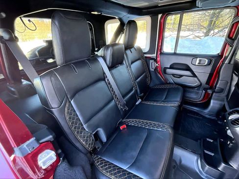 Used 2021 Jeep Wrangler Unlimited Sahara image 19